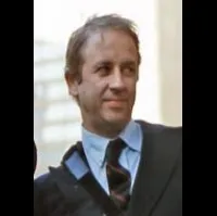 영화감독인 데이빗 메이즐스의 대표 이미지