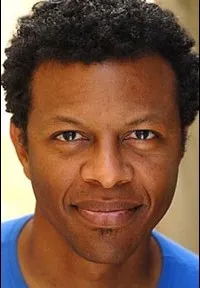 배우, 각본, 음악인 필 라마르의 대표 이미지