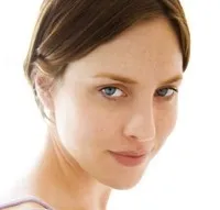 배우인 채리스 마이클슨의 대표 이미지