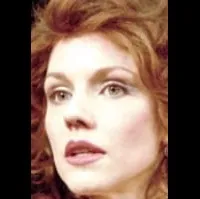 배우인 마리나 주디나의 대표 이미지