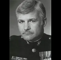 배우인 데일 다이의 대표 이미지