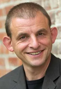 배우인 도미니크 호르비츠의 대표 이미지