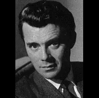 배우인 더크 보가드의 대표 이미지