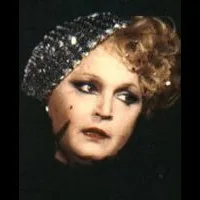 배우인 라우라 베티의 대표 이미지