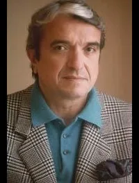 영화배우인 루게로 래이몬디의 대표 이미지