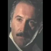 배우인 로몰로 발리의 대표 이미지