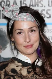 배우인 아넬리스 헤스메의 대표 이미지