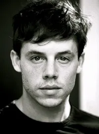 영화배우인 블레이크 바쇼프의 대표 이미지