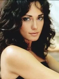 영화배우인 나탈리 브라운의 대표 이미지