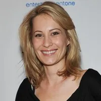 영화배우인 카밀 설리번의 대표 이미지