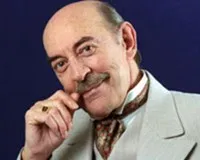 영화배우인 라울 코르테즈의 대표 이미지