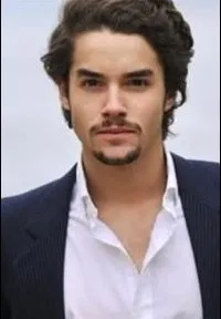 영화배우인 막스 베포르트의 대표 이미지