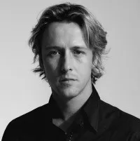 영화배우인 단 슈어만스의 대표 이미지