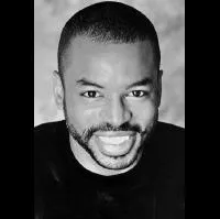 감독, 배우인 르바 버튼의 대표 이미지