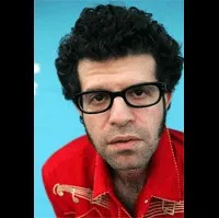 배우인 다니엘 레이몬트의 대표 이미지