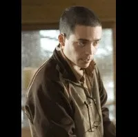 배우인 케트 터튼의 대표 이미지