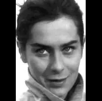 배우인 쥘리에뜨 마이니엘의 대표 이미지