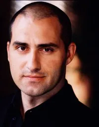 배우인 파울리노 누네즈의 대표 이미지