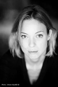 배우인 엘로디 프렌크의 대표 이미지