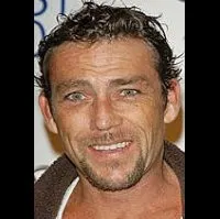 배우인 그리핀 오닐의 대표 이미지