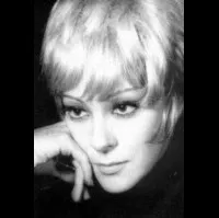 배우, 제작/기획인 실비아 피날의 대표 이미지