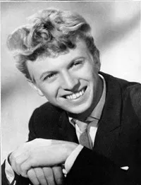 영화배우인 토미 스틸의 대표 이미지