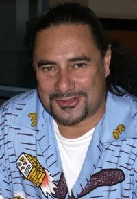 배우인 라니 존 투푸의 대표 이미지