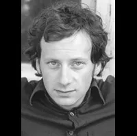 배우인 파비안 부쉬의 대표 이미지