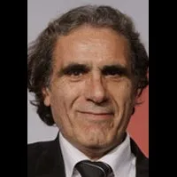 영화배우인 레자 나지의 대표 이미지