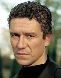 영화배우인 안드레이 지엘린스키의 대표 이미지