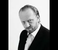 배우인 자스민 젤조의 대표 이미지