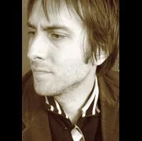 각본, 배우인 팀 샤프의 대표 이미지