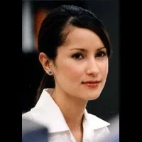 배우인 앤 통프라솜의 대표 이미지