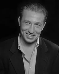 영화배우인 파벨 린치니코프의 대표 이미지