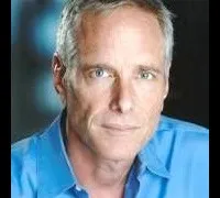 영화배우인 리처드 베킨스의 대표 이미지