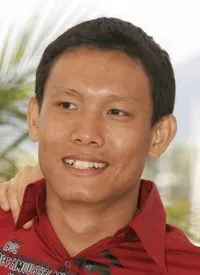 배우인 삭다 카에부아디의 대표 이미지