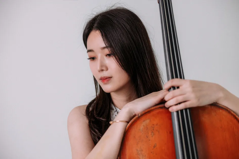 유튜버, 첼리스트인 요룰레히의 대표 이미지