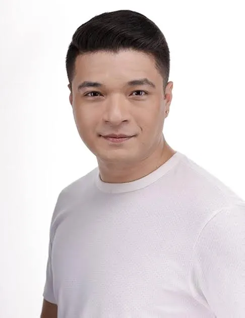 배우인 조세프 엘리잘데의 대표 이미지