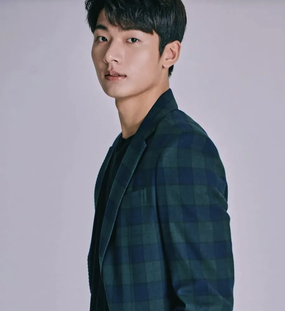 탤런트, 영화배우인 서영주의 대표 이미지