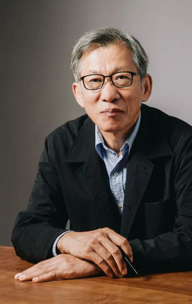 대학교수,(전직)정무직공무원인 유홍준의 대표 이미지
